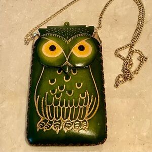 Green, leather, Owl purse. 7x4”